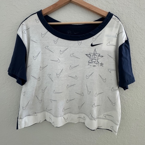 Nike Tops - NWT Nike houston Astros cropped short sleeve t shirt Sz M